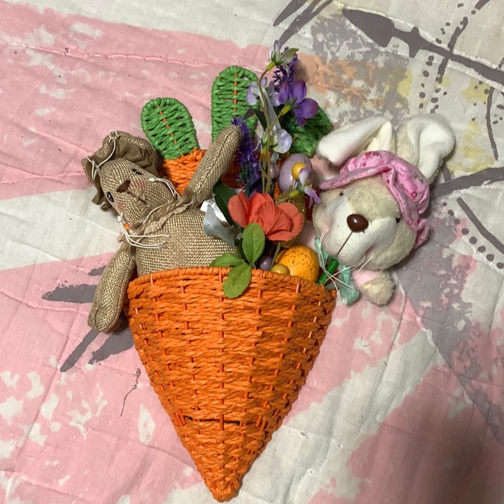 SPRING ARRANGEMENT-WILL BE BUBBLED WRAPPED FOR SHIPPING!  NWT!